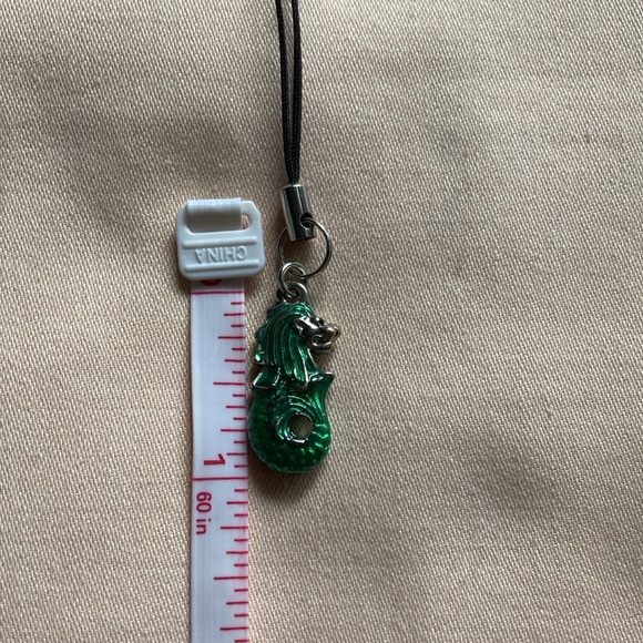 Singaporean Merlion cell phone charm - Picture 5 of 6
